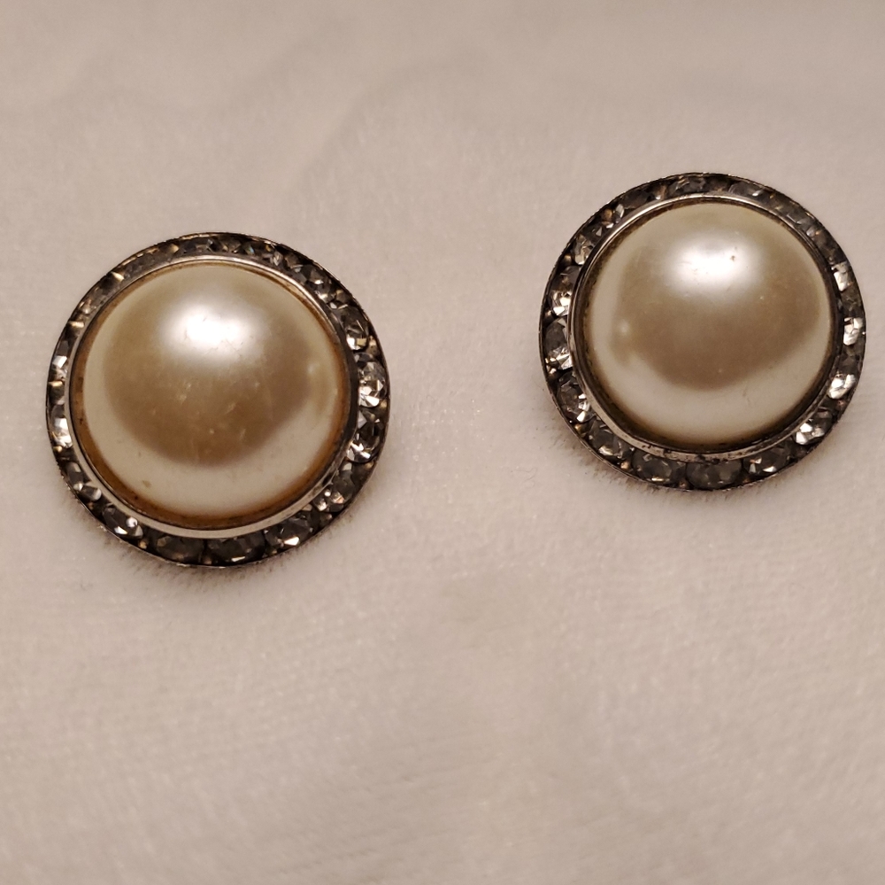 Pearl rhinestone earrings